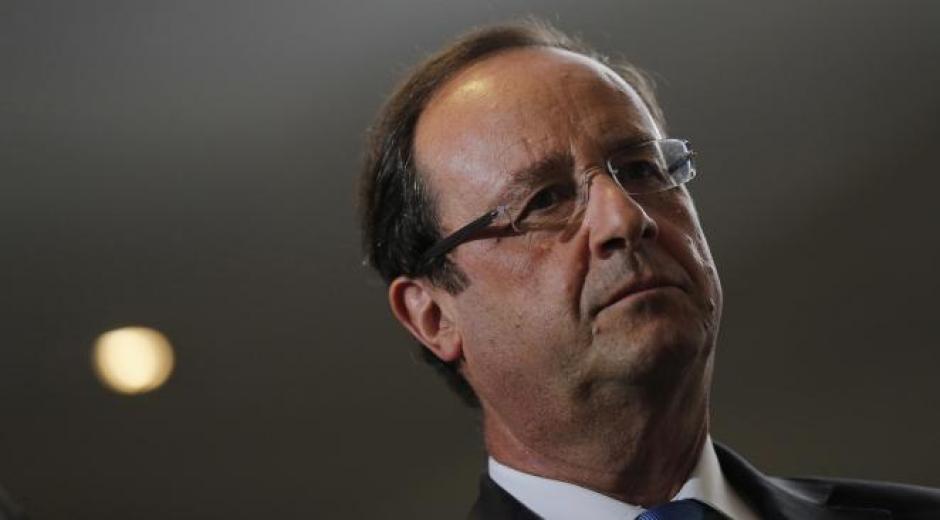 Hollande parle depuis un radeau coulé au milieu d'un océan d'austérité.